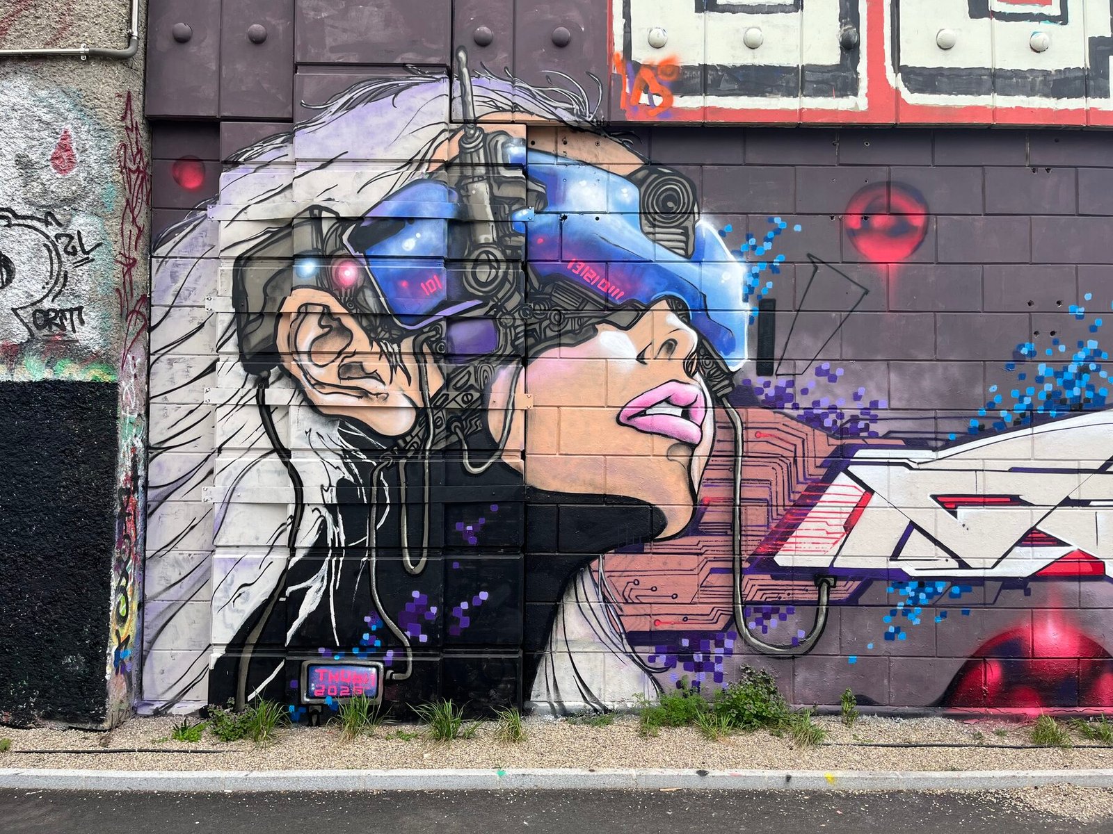 THOBN Mural — Cyberpunk-Porträt am Donaukanal